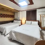 Romance Hotel