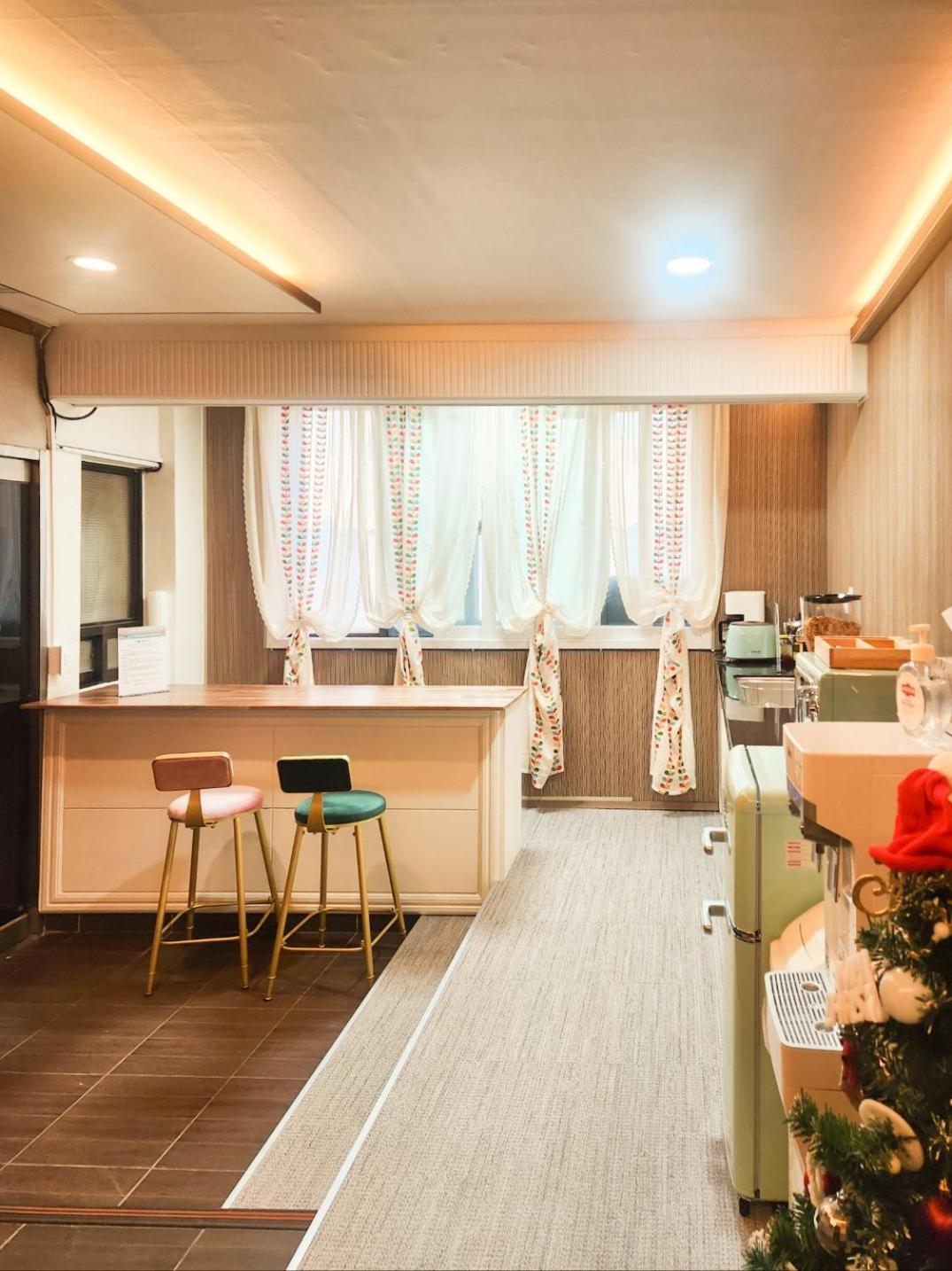 Romance Hotel